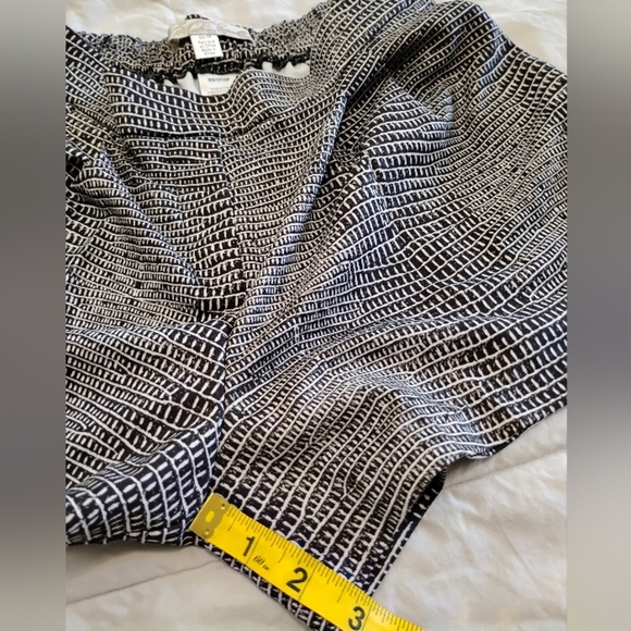 Dynamite | High Waist Stretchy Lightweight Python Snakeskin Print Shorts | XS - Picture 10 of 11